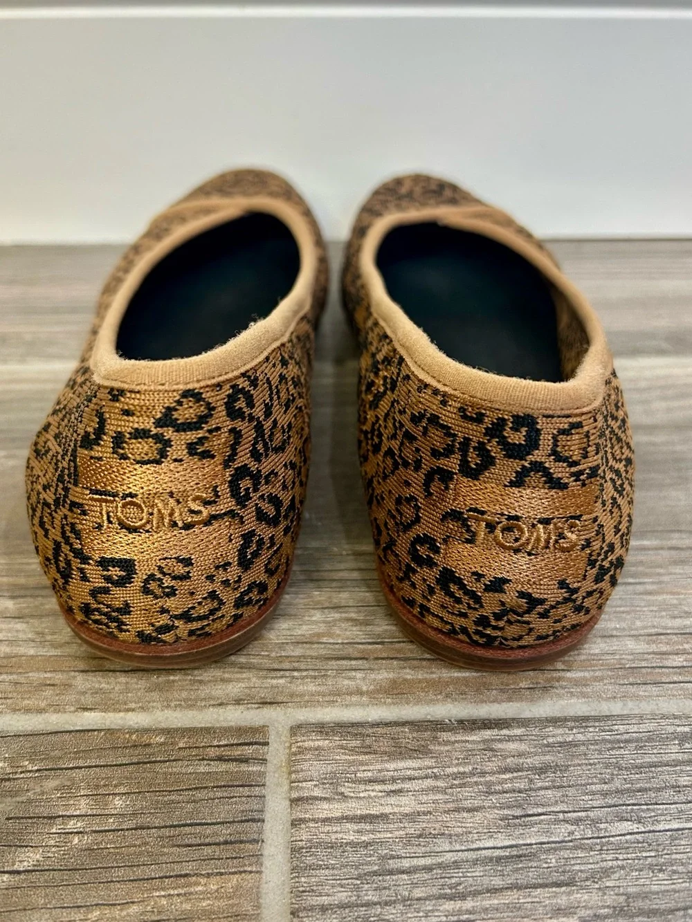 TOMS Katie Pointed Toe Knit Leopard Flats Women’s Size 7
